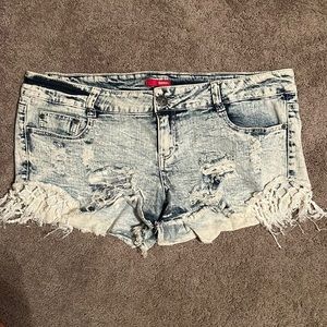 Low waisted Shorts